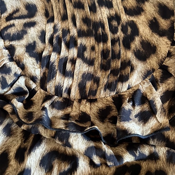 Not Junior, size 3 women’s. Leopard print blouse - Picture 3 of 5